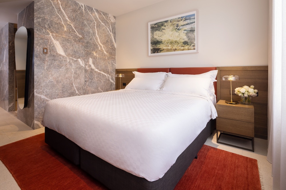 Room, 1 King Bed (Cosy Heritage Wing) photo 2