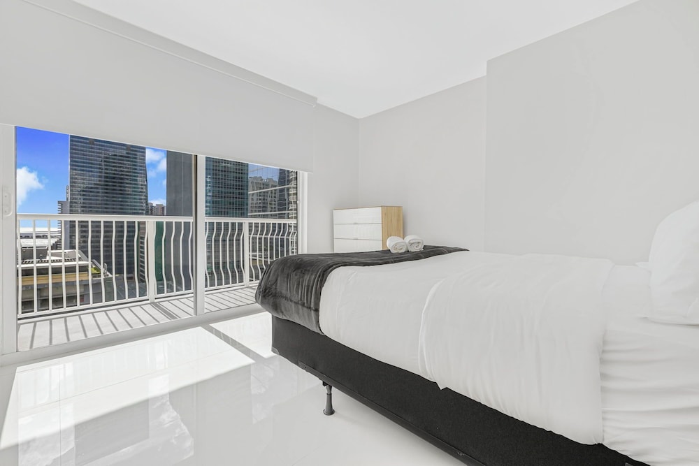 Condo, 2 Bedrooms, Balcony, City View photo 3