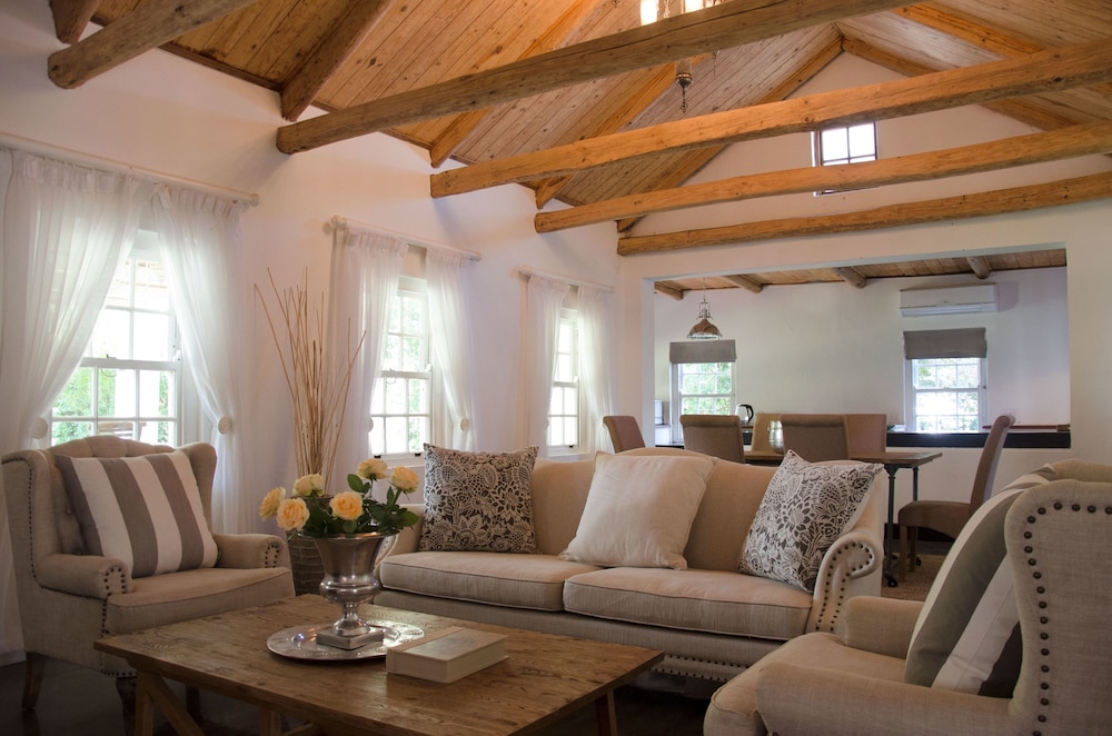 Family Cottage, Garden View