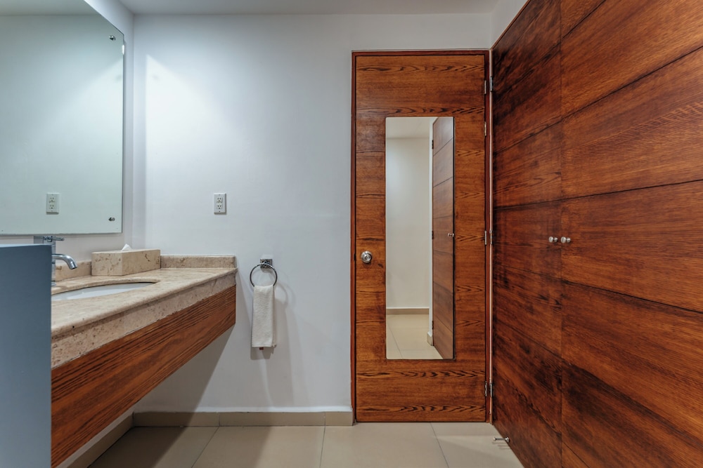 Standard Room - Photo 9