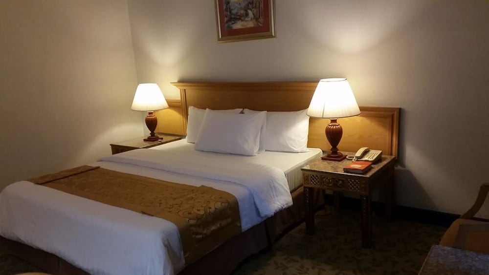 Deluxe Suite photo 2