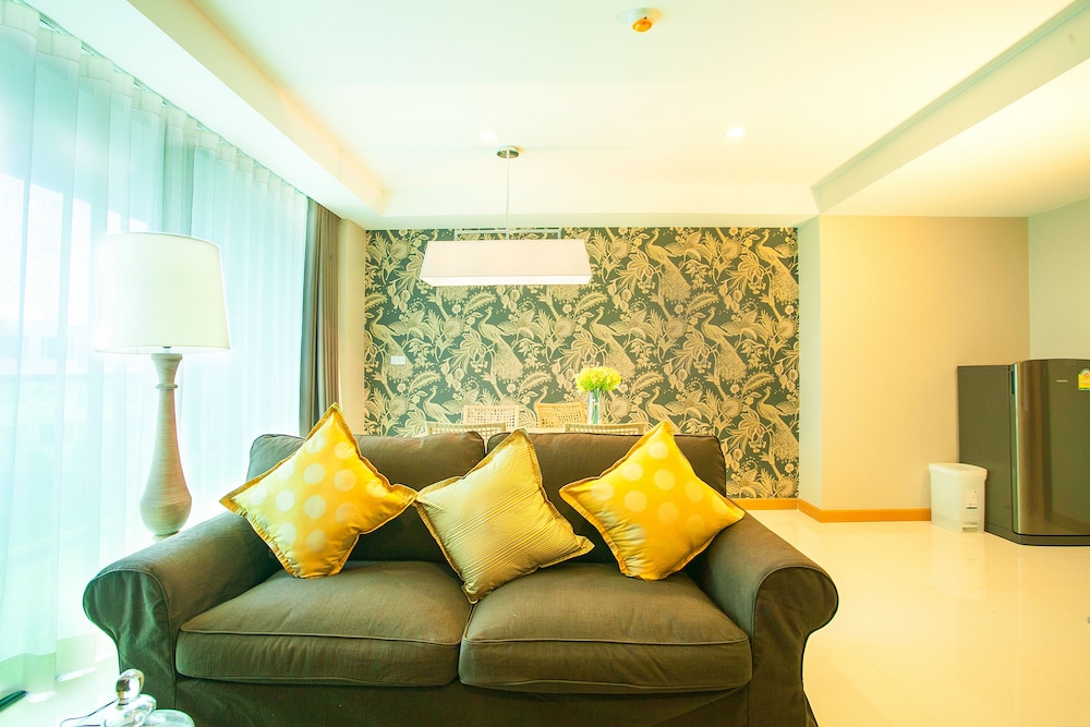 1-Bedroom Deluxe with SofaBed photo 3