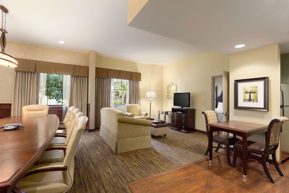 Deluxe Suite, 1 King Bed, Non Smoking - Photo 4