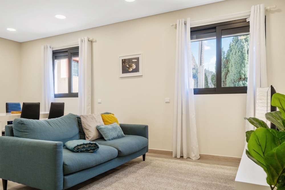 Apartment photo 2