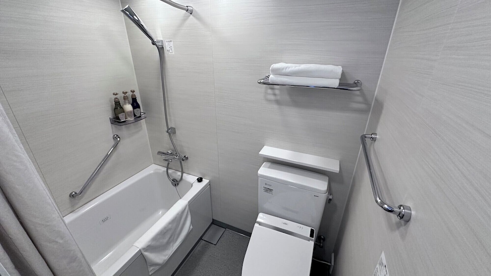 Superior Garden View Room, Non Smoking (2 Beds), photo 6