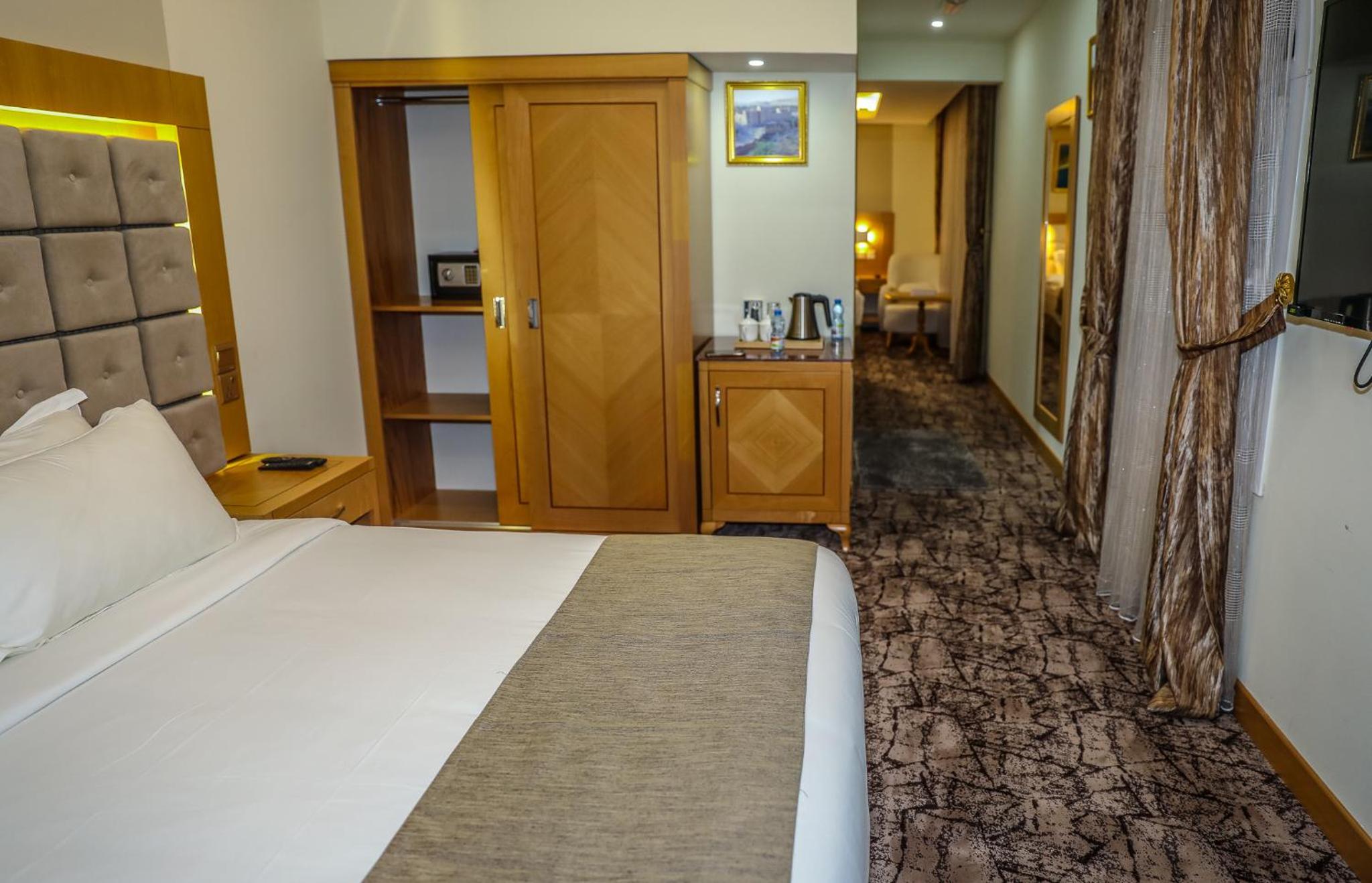 Family Double Room - Photo 1