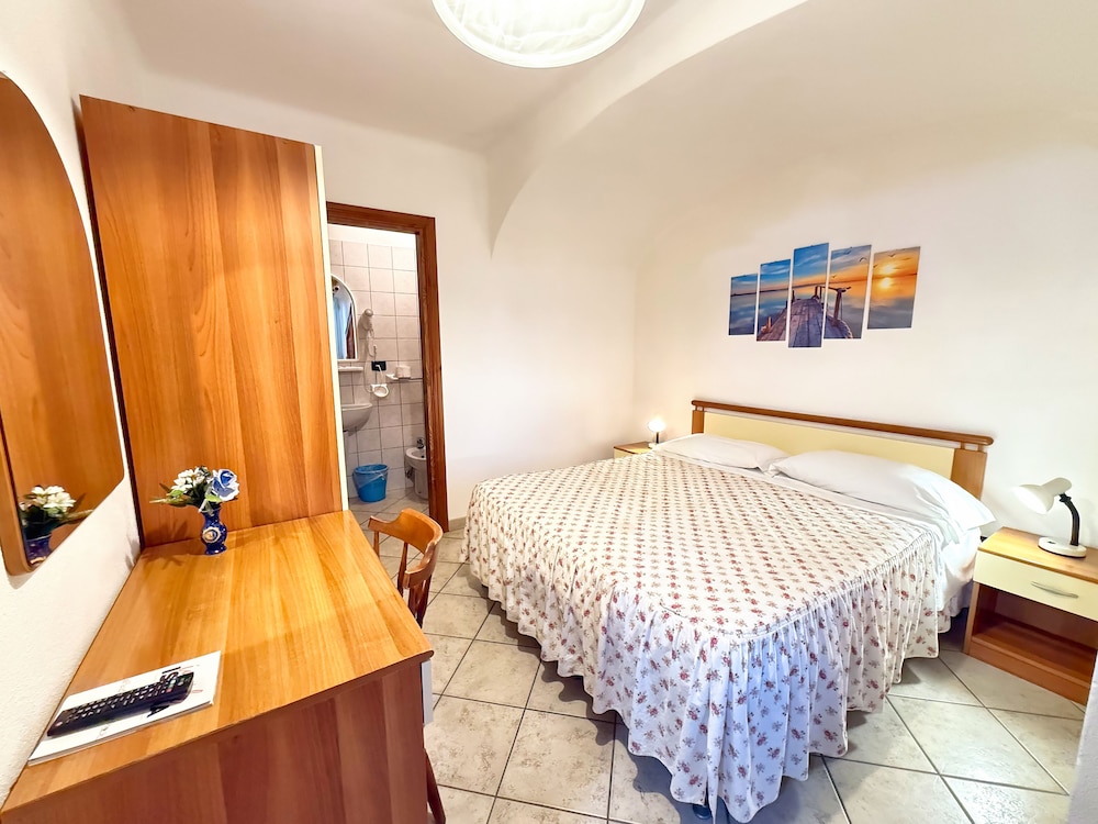 Standard Room - Photo 2