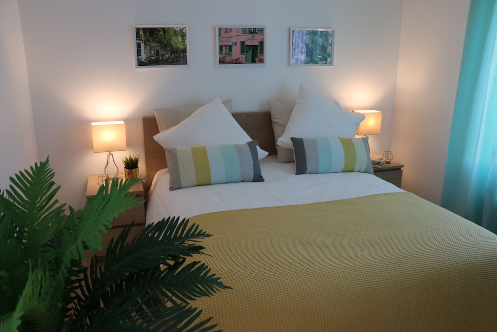 Deluxe Apartment, 1 King Bed with Sofa bed, Non Smoking photo 2