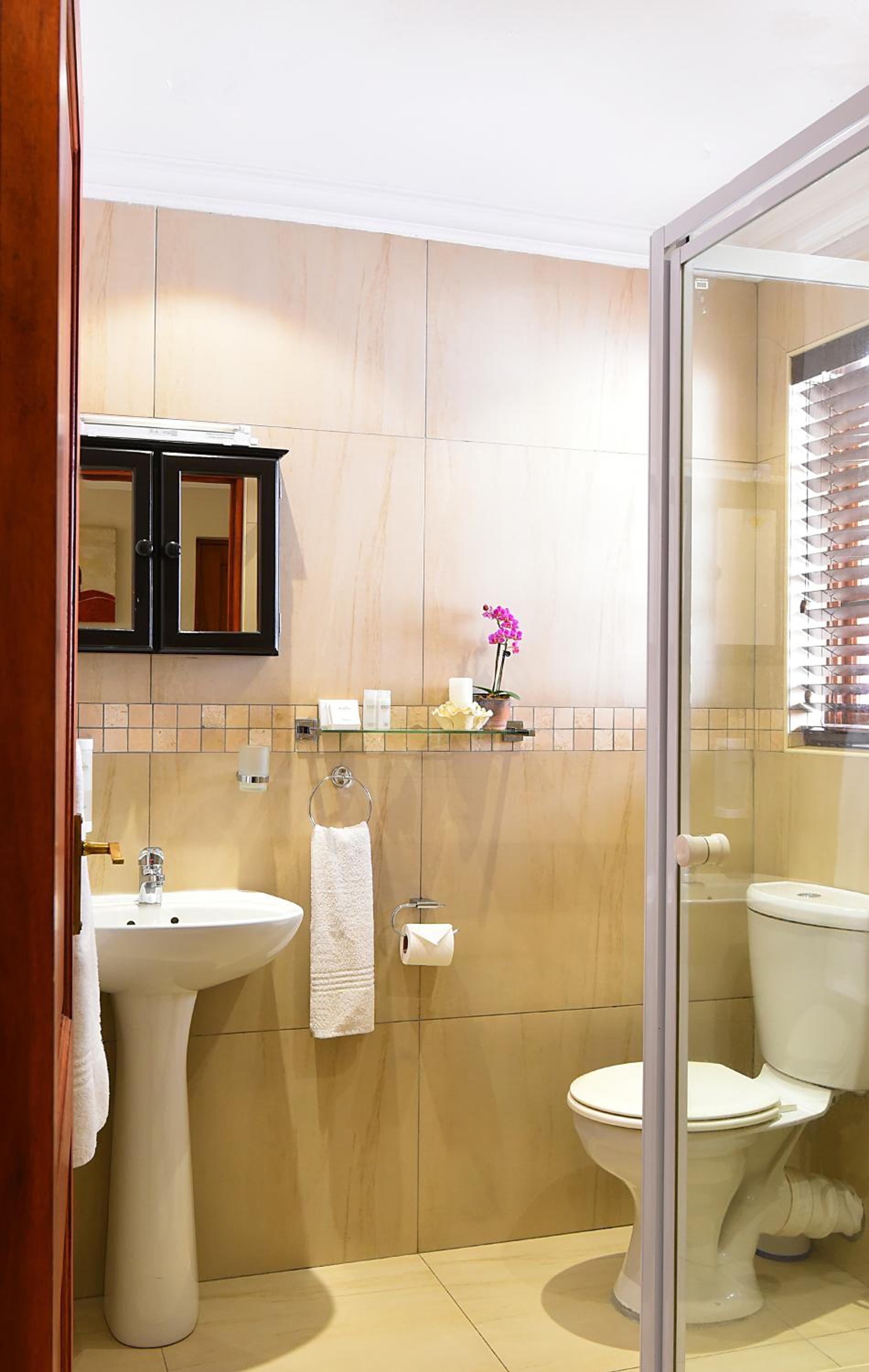 Deluxe Double Room - Photo 9