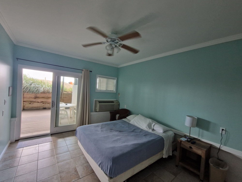 Room, 1 Queen Bed, Beachside photo 2