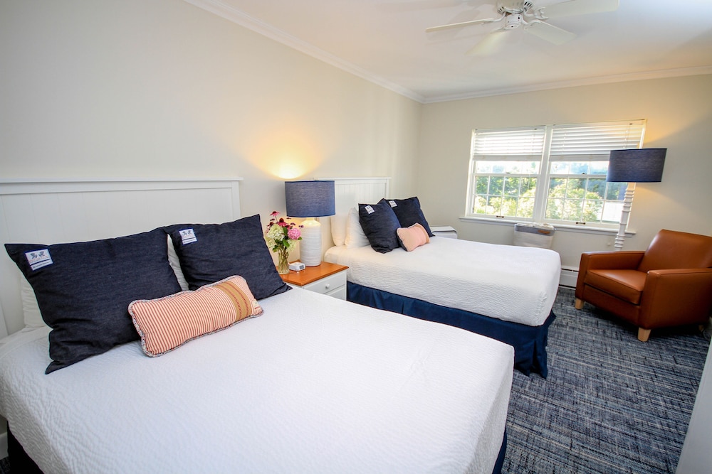 Standard Room, 2 Double Beds (Straits Lodge, Double, Dog Friendly) photo 3