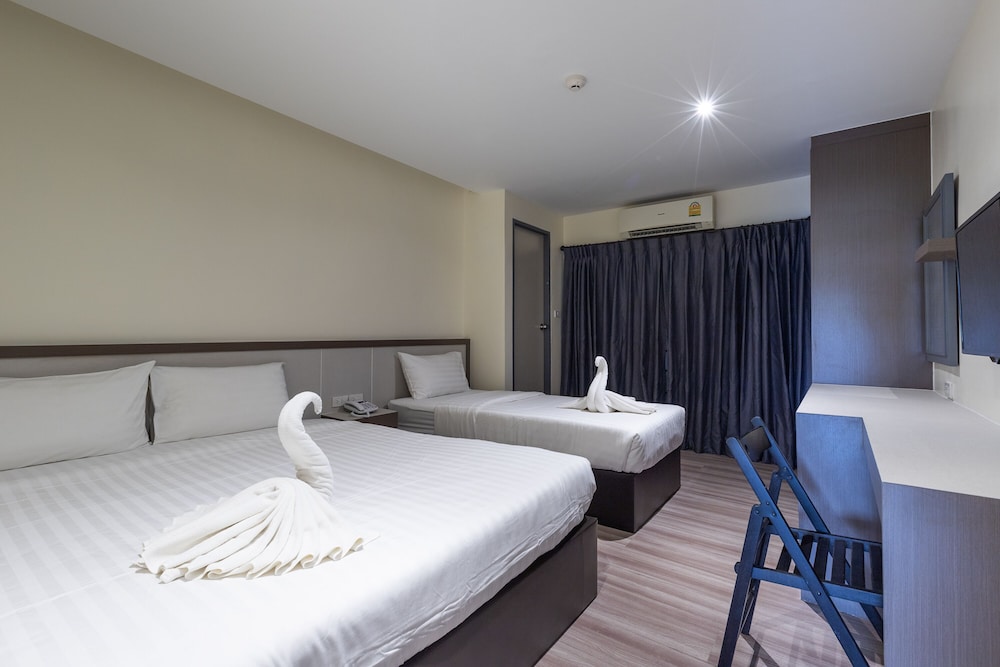 Superior Triple Room photo 3