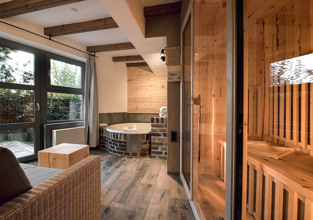 Wellness-Living-Room, 2 Room