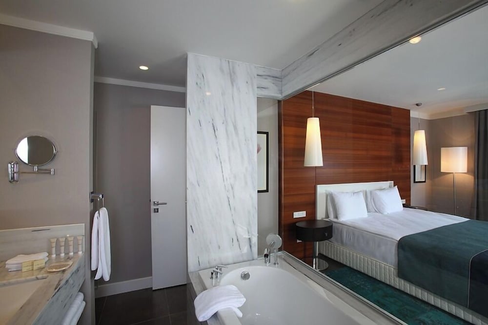 Suite Partial Sea View