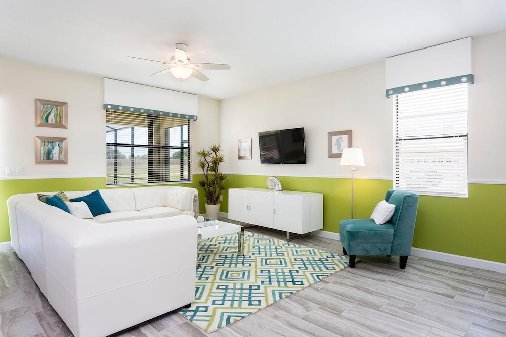 House, Multiple Beds (1300BW- Non Renting 5/1/2022 The Retr)