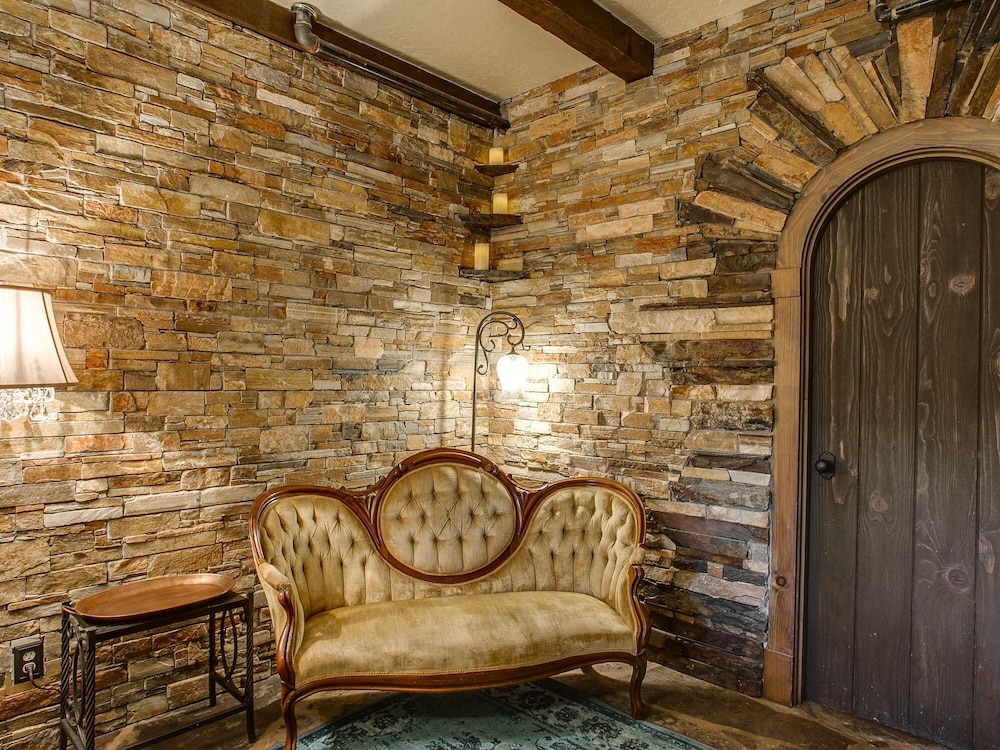 Romantic Double Room, Ensuite, River View (Olde Rose Suite) photo 2