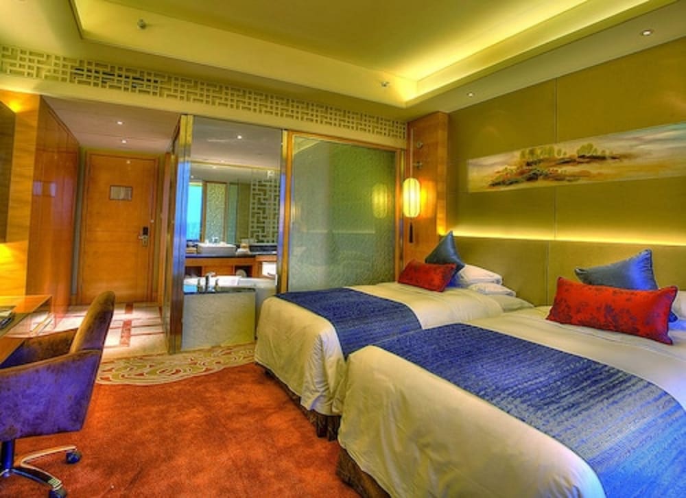 Deluxe Room - 2 Large Twin Beds