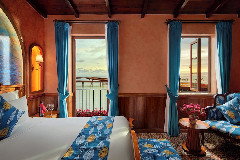 Amoris Infinitus, Ocean View, 1 King Bed with Balcony - Photo 1