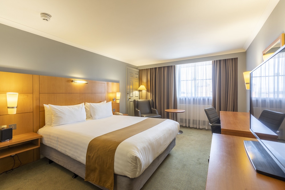 Premium Room, 1 Queen Bed (High Floor) - Photo 2
