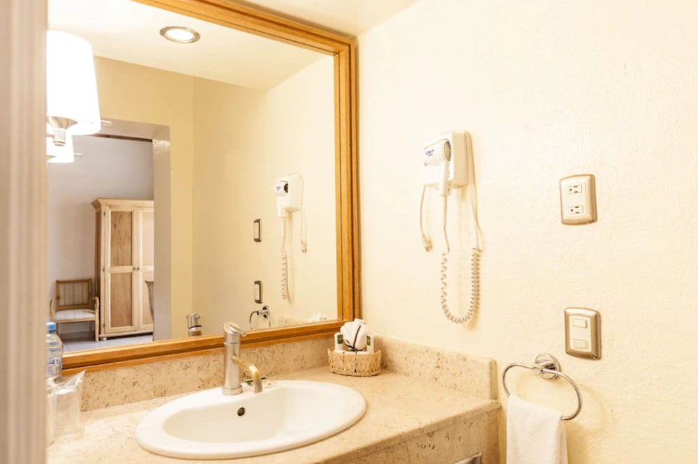 Executive Suite, 1 King Bed with Sofa bed photo 3