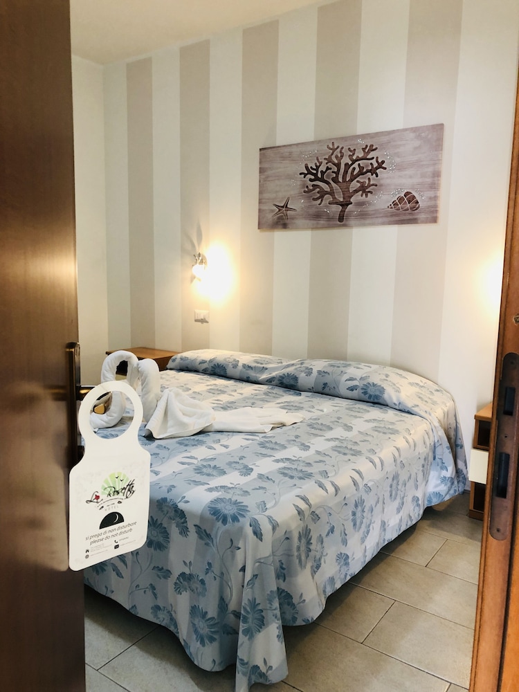 Economy Double or Twin Room photo 1