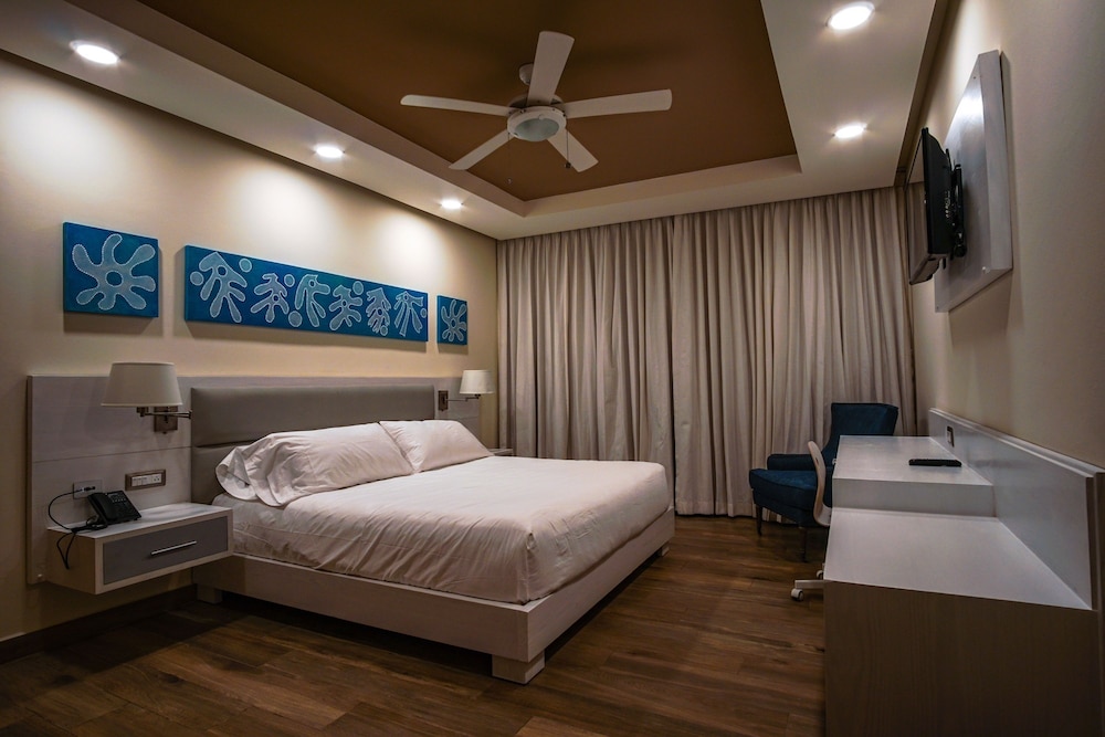 Superior Room, 1 King Bed, Terrace, City View