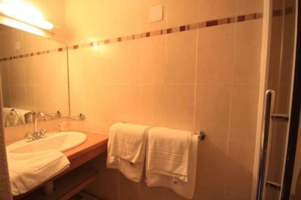 Standard Double or Twin Room photo 2