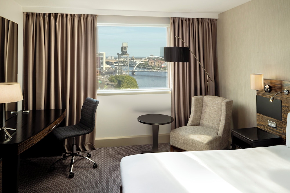 Suite, 1 Bedroom, River View (Super King) - Photo 4