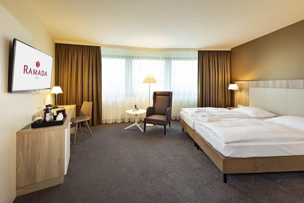 Superior Room, 1 King Bed, Non Smoking photo 3