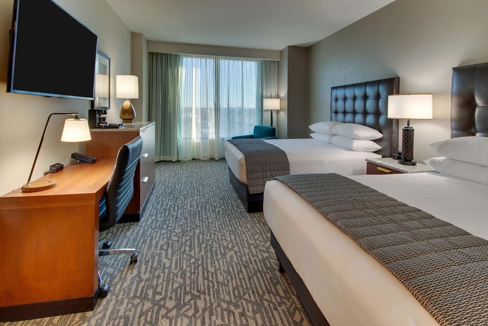 Deluxe Room, 2 Queen Beds, Refrigerator & Microwave (Upper Floor) photo 1