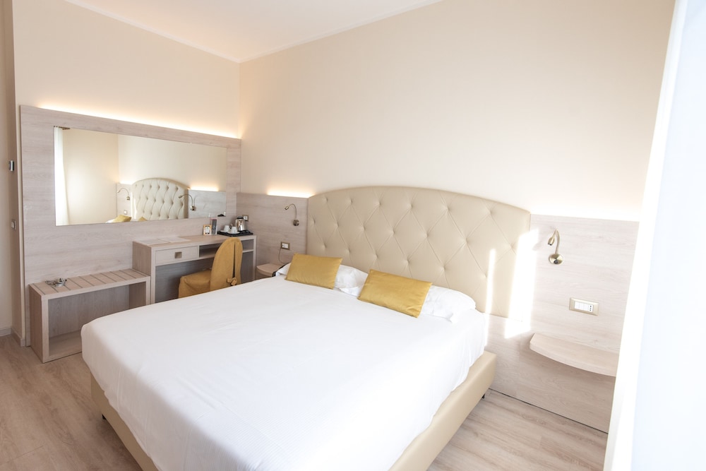Superior Double or Twin Room - Photo 2