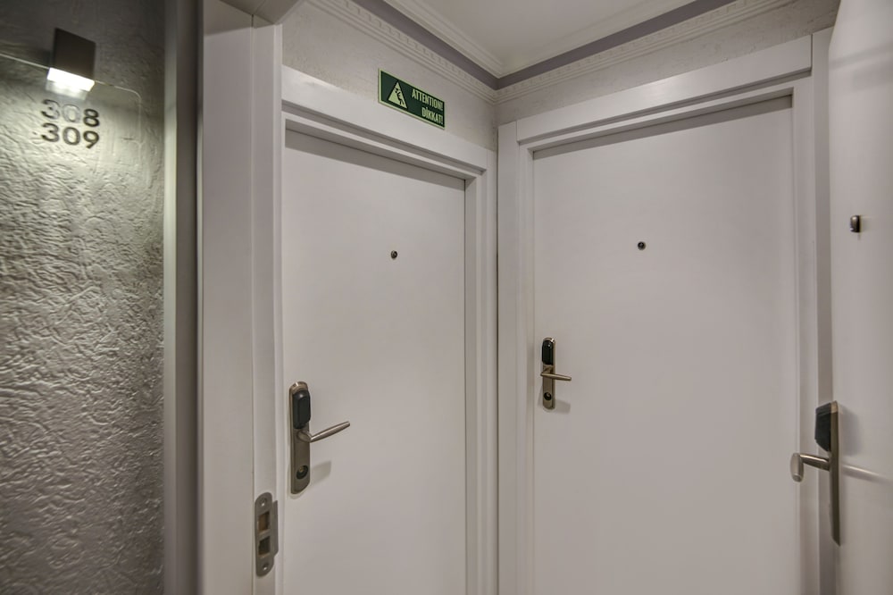 Family Quadruple Room photo 2