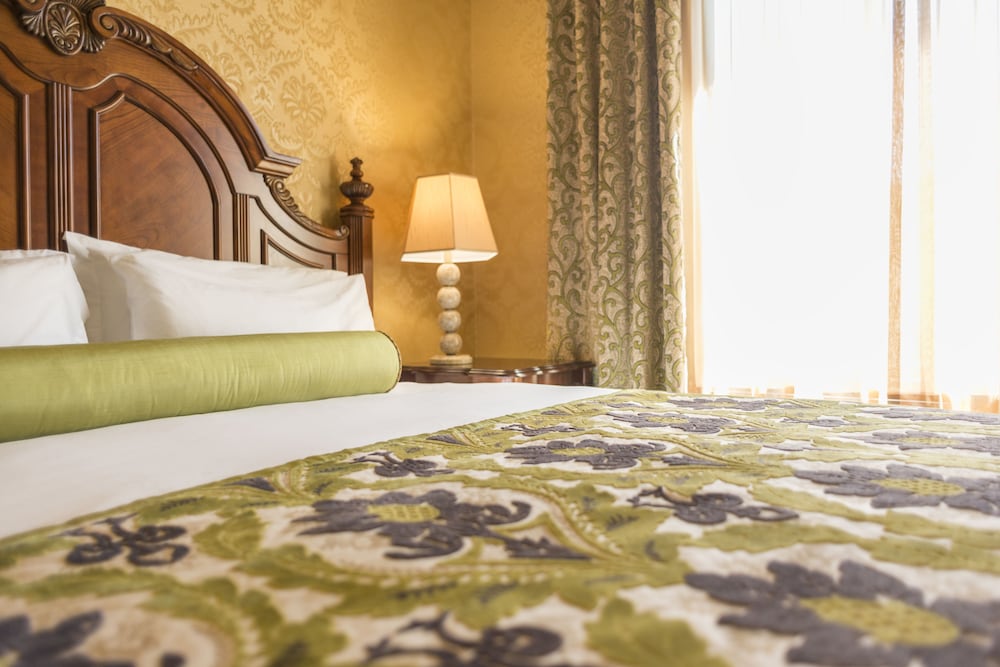 Executive King Suite - Photo 6