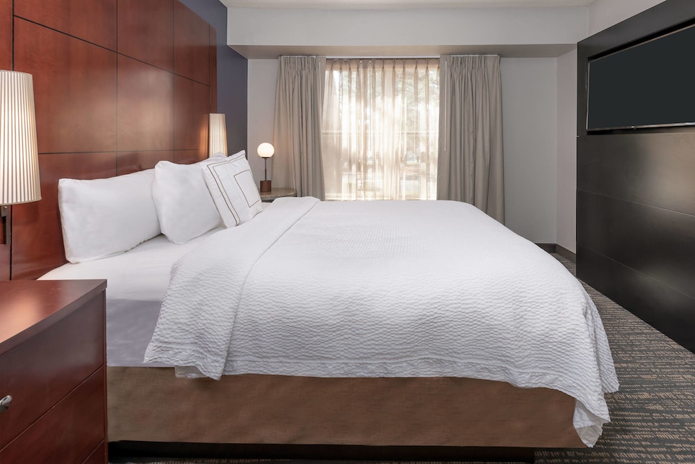 Suite, 1 Bedroom - Photo 2