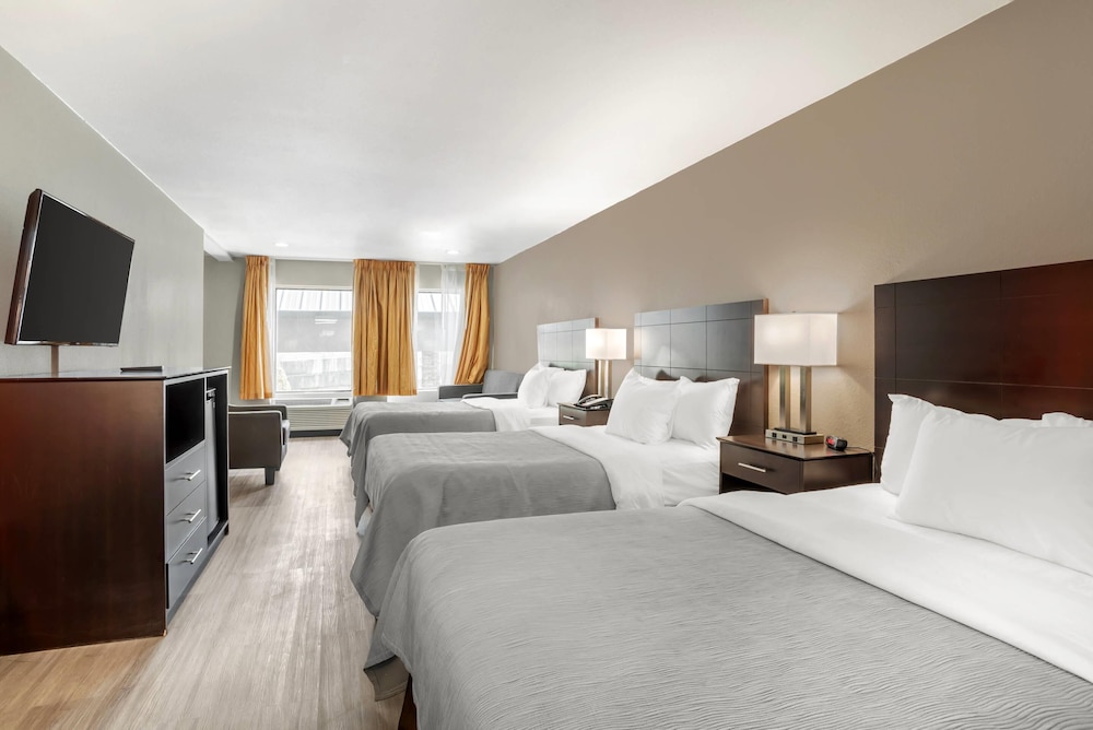 Suite, Multiple Beds, Non Smoking photo 1