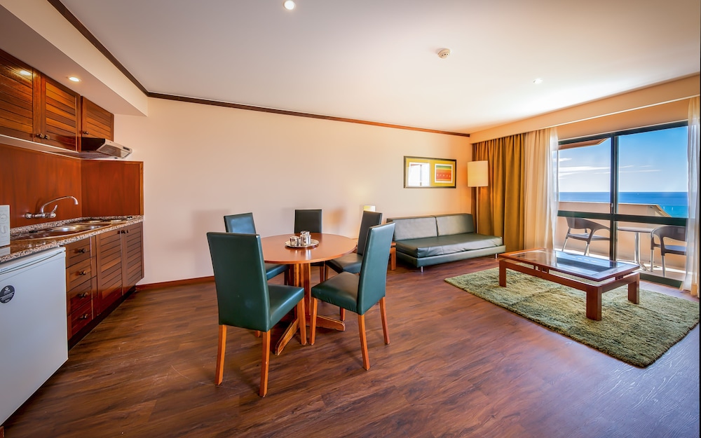 Senior Suite, Sea View (4 Adults + 2 Children)