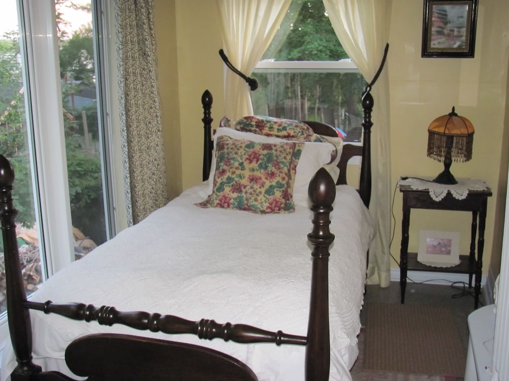 Spacious Room with Private Deck photo 3