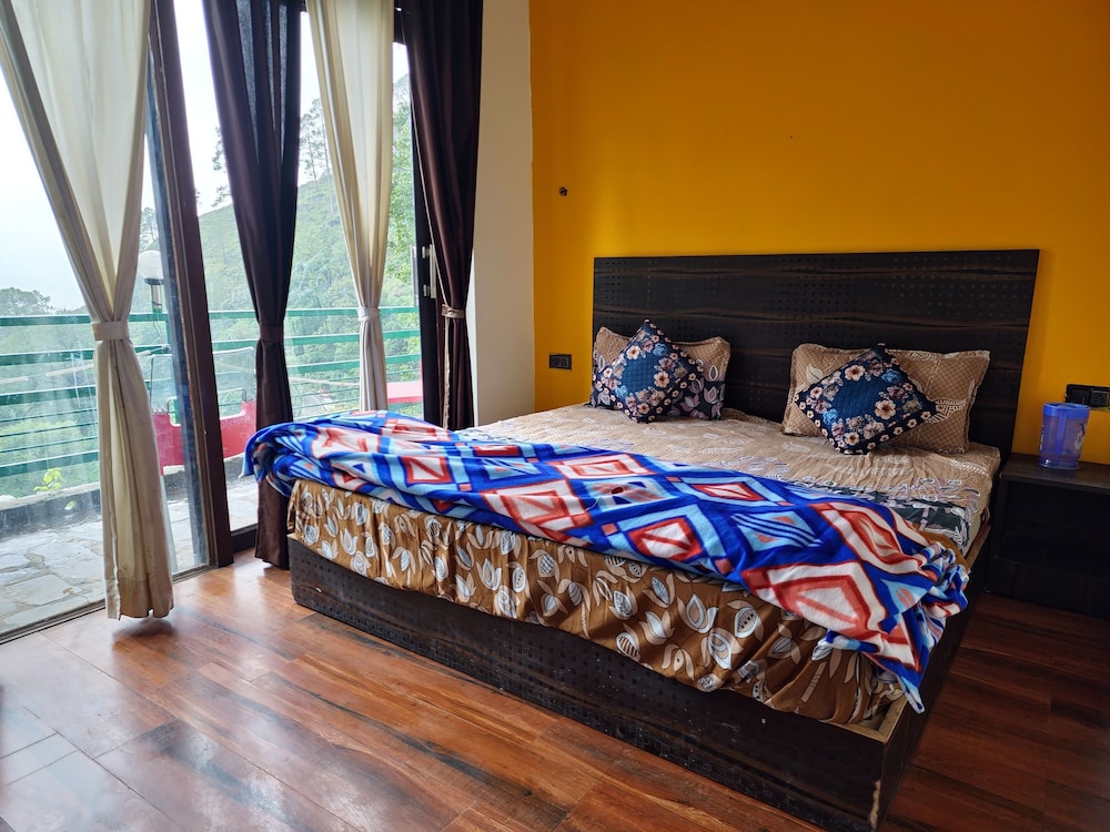 Deluxe Double Room, Hill View