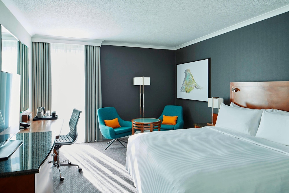 Deluxe Room, 1 King Bed - Photo 2