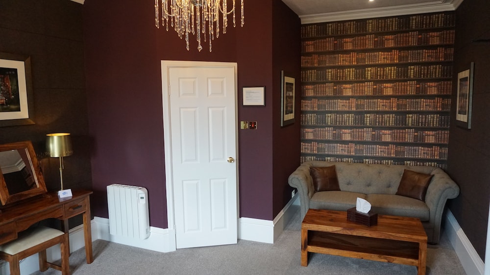 Family Room, Ensuite, Garden View photo 2