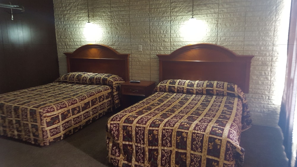 Standard Room, 1 Queen Bed photo 1