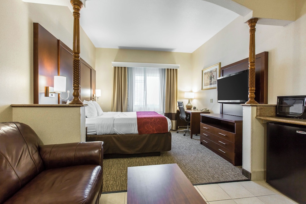 Suite, King, In-Room Hot Tub, Non Smoking - Photo 2