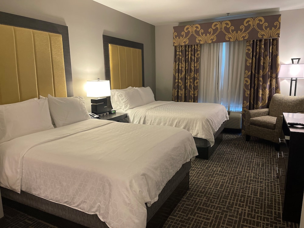 Standard Room, 2 Queen Beds - Photo 2