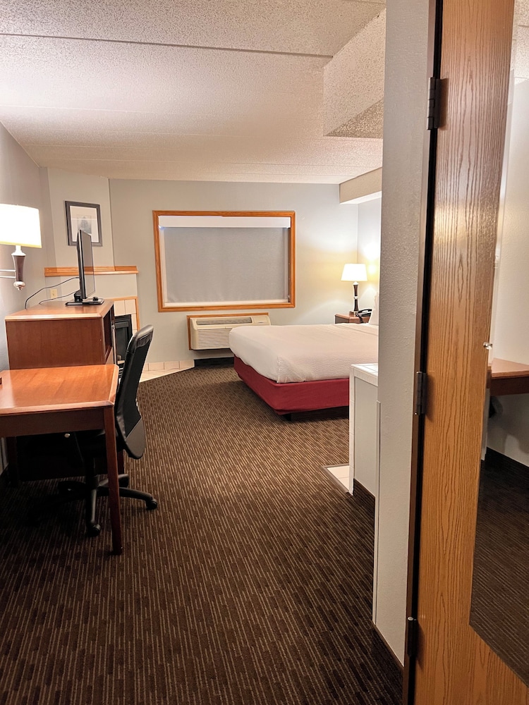 Studio Suite, 1 King Bed, Accessible, Non Smoking photo 2