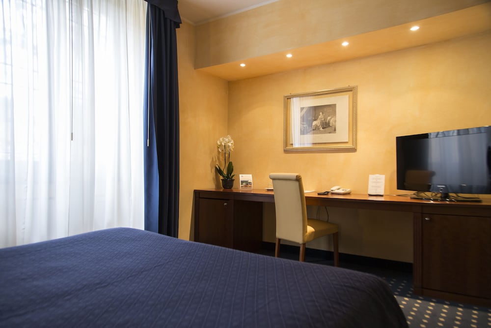 Standard Double Room - Photo 2