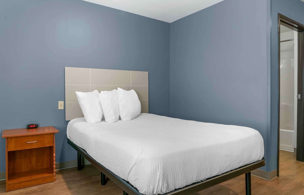 Standard Studio, 1 Double Bed, Non Smoking, Refrigerator & Microwave photo 1