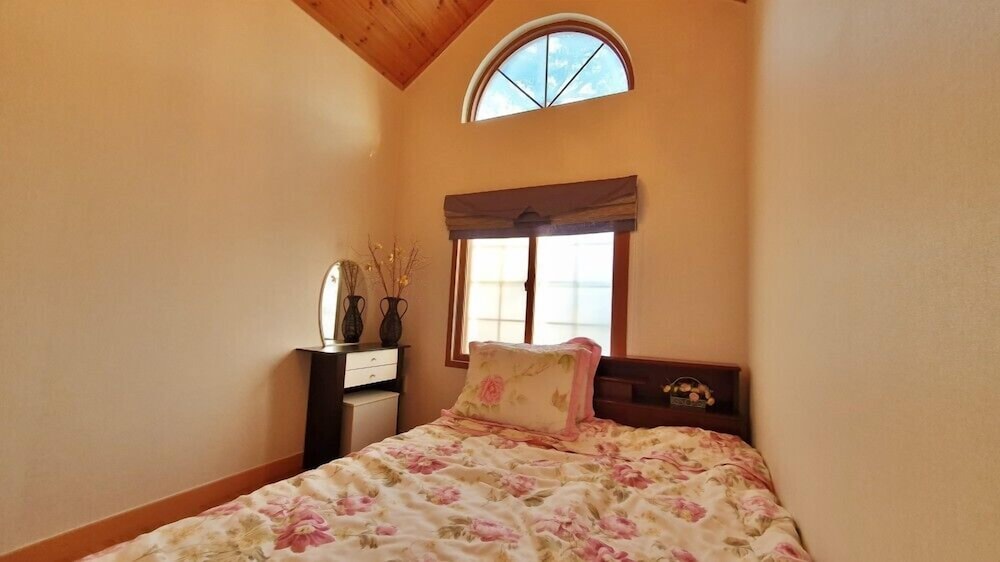 Room (Irin) - Photo 9