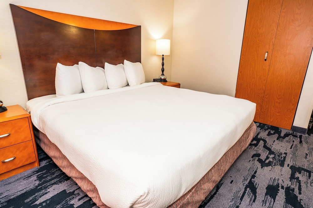 Room, 1 King Bed - Photo 4