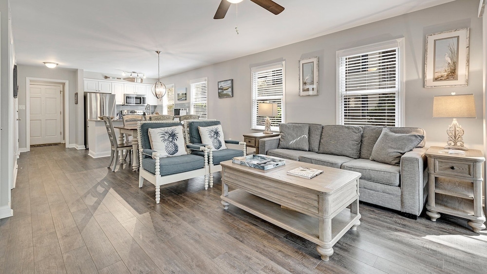 Condo, 2 Bedrooms