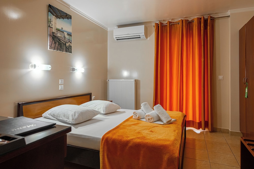Double or Twin Room - Photo 4